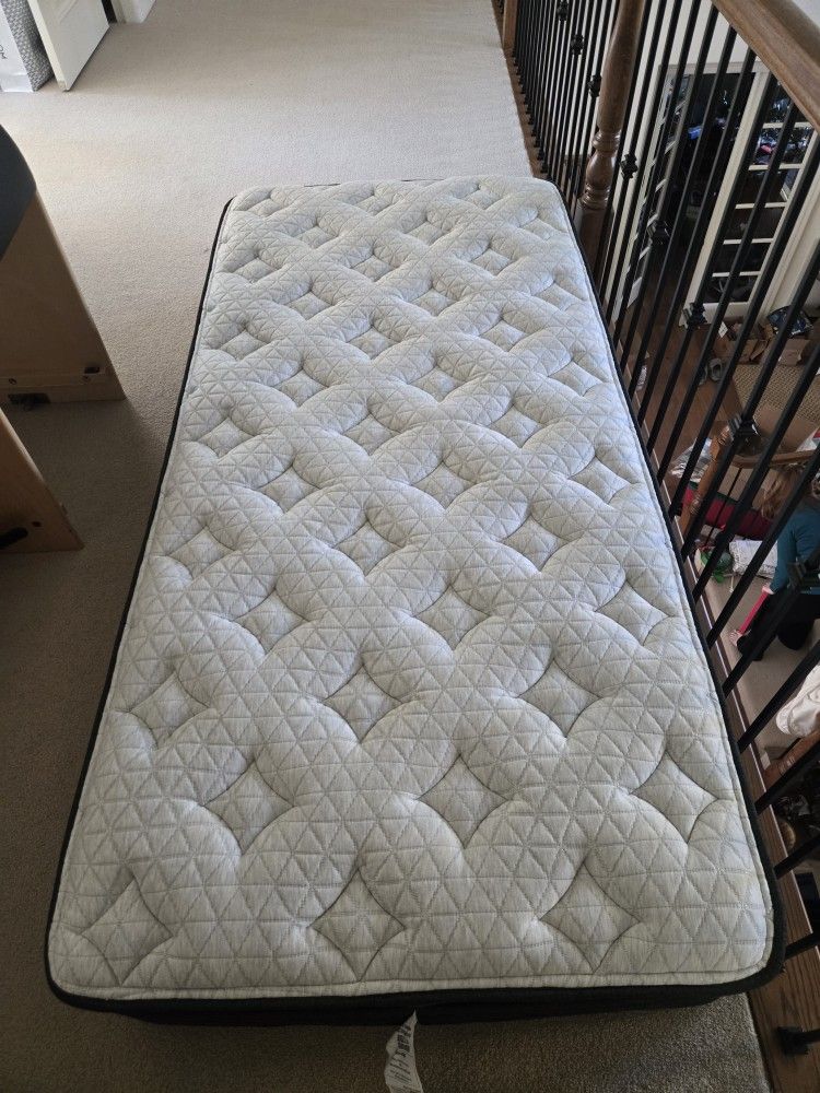 Helix Luxe Midnight Twin XL - Perfect Condition