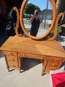 Vintage vanity