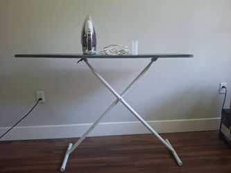 Black & Decker Iron + Ironing Stand (folding)
