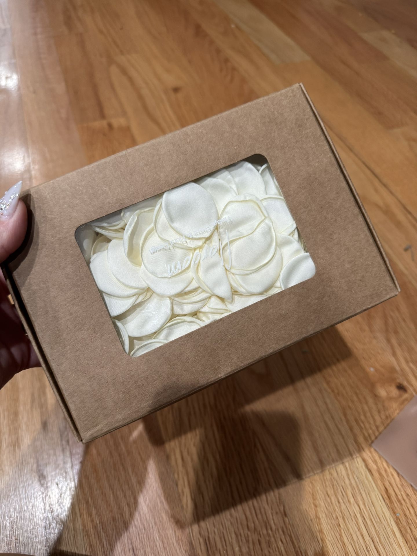 Artificial Rose Pedals