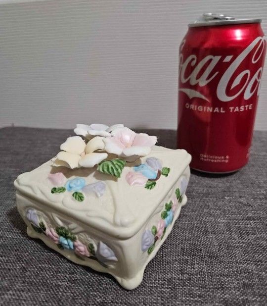 Vintage Ceramic Jewelry box
