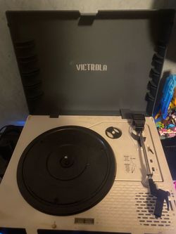 Victorola record player
