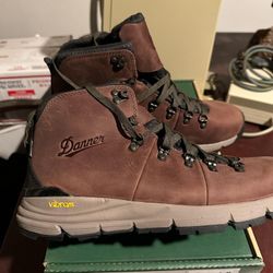 Danner Mountain 600