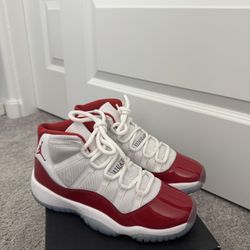 Air Jordan 11 Retro “cherry” 2022 