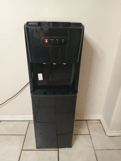 Three setting water dispenser