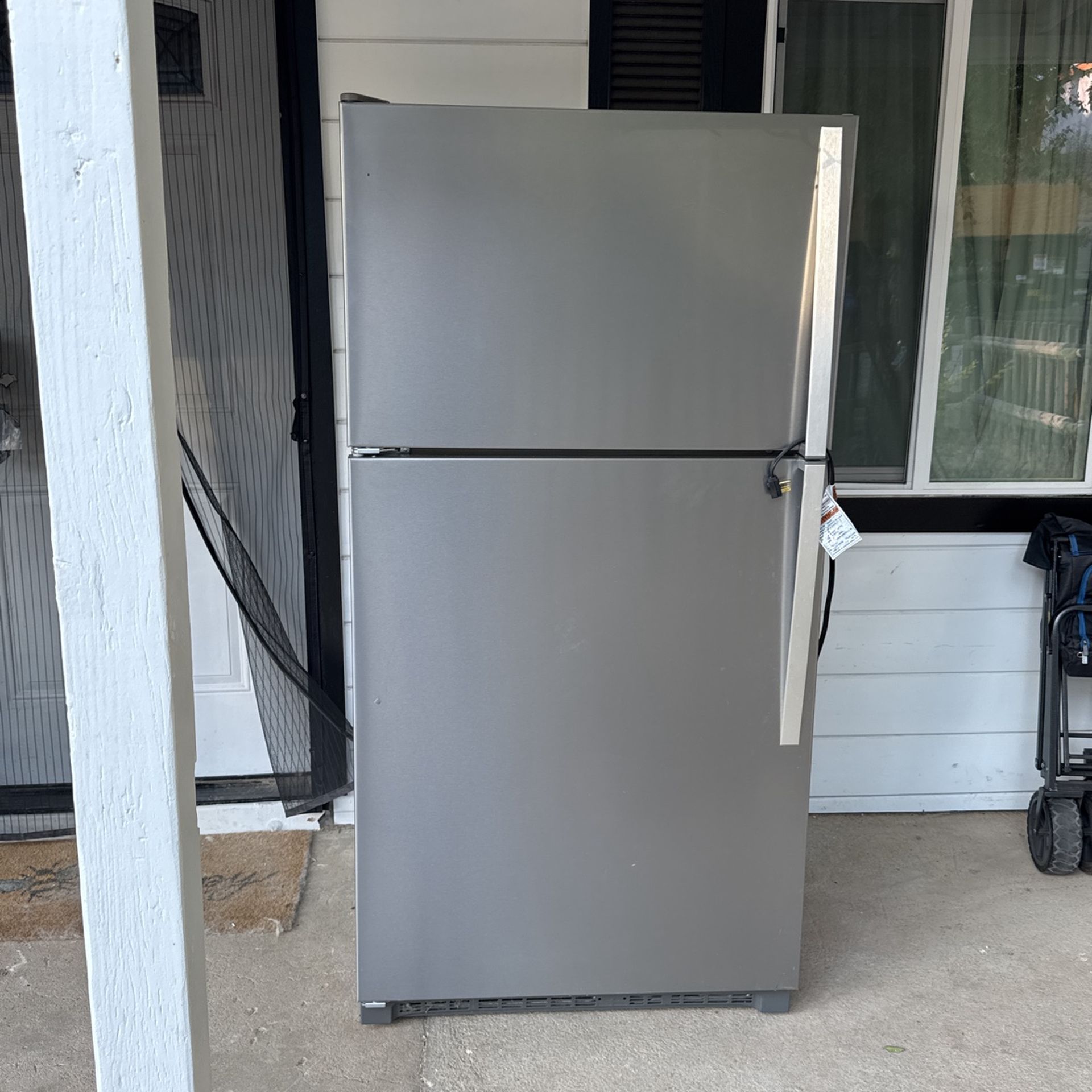 Whirlpool Refrigerator WRT311FZDZ02