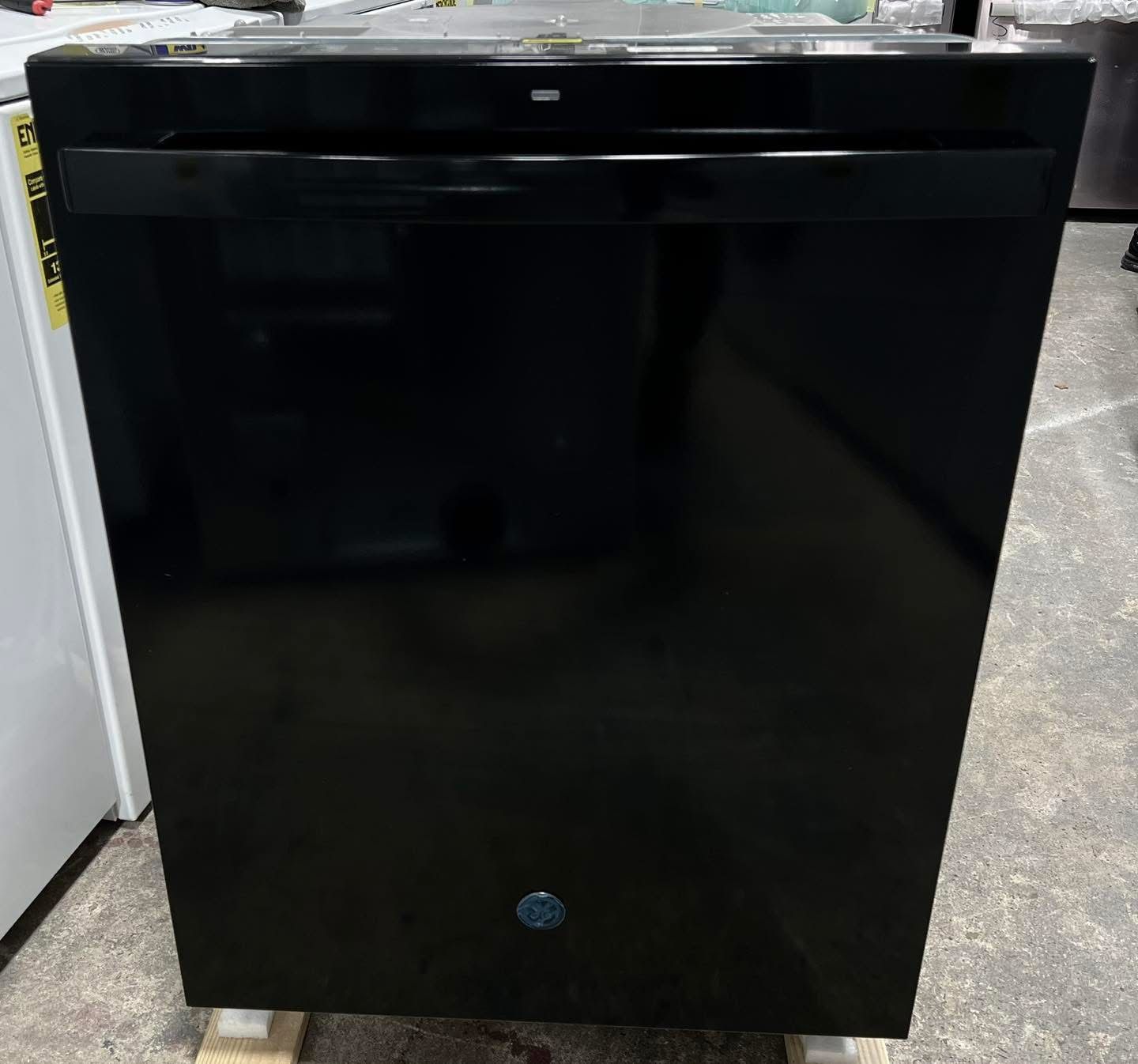 NEW GE 24”Built-In Tall Tub Top Control Black Dishwasher (FINANCE AVAILABLE)