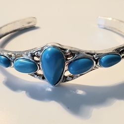 Teardrop Turquoise Bracelet 