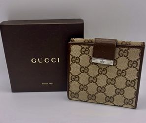 Gucci GG Canvas Wallet 