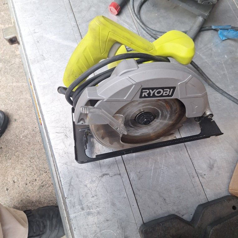 RYOBI
13 Amp Corded 7-1/4 in. Circular Saw