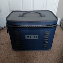 YETI Hopper Flip 18 Soft Cooler(NEW w/ Tags)