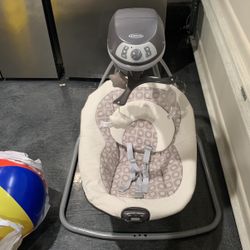 Graco Vibration Soothing Swing Set $50OBO
