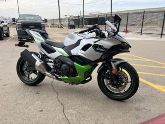 2024 Kawasaki Ninja 7 Hybrid
