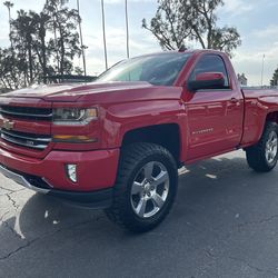 Chevy Silverado z71 4x4 2017