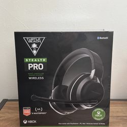 Turtle Beach Stealth Pro Wireless Noise-Cancelling Gaming Headset - Xbox