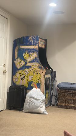 Ms. Pac-Man arcade machine