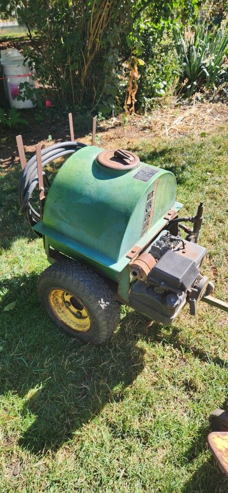 John Deere 5B Sprayer