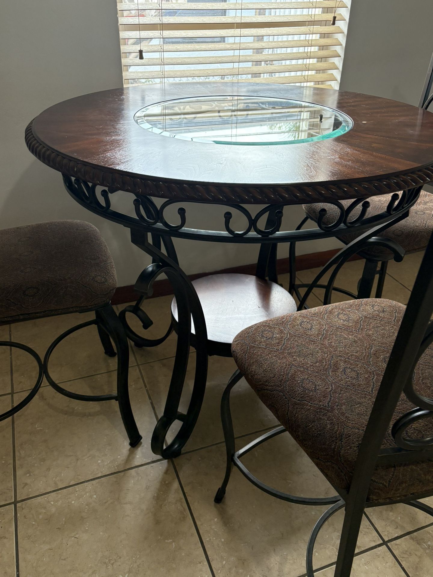 Dinning Table