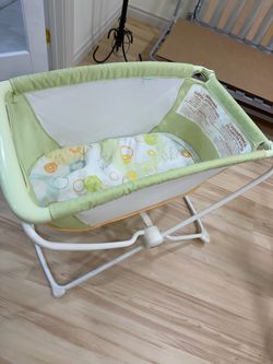 Fisher-Price Rock with Me Portable Bassinet, Green/White, X7757