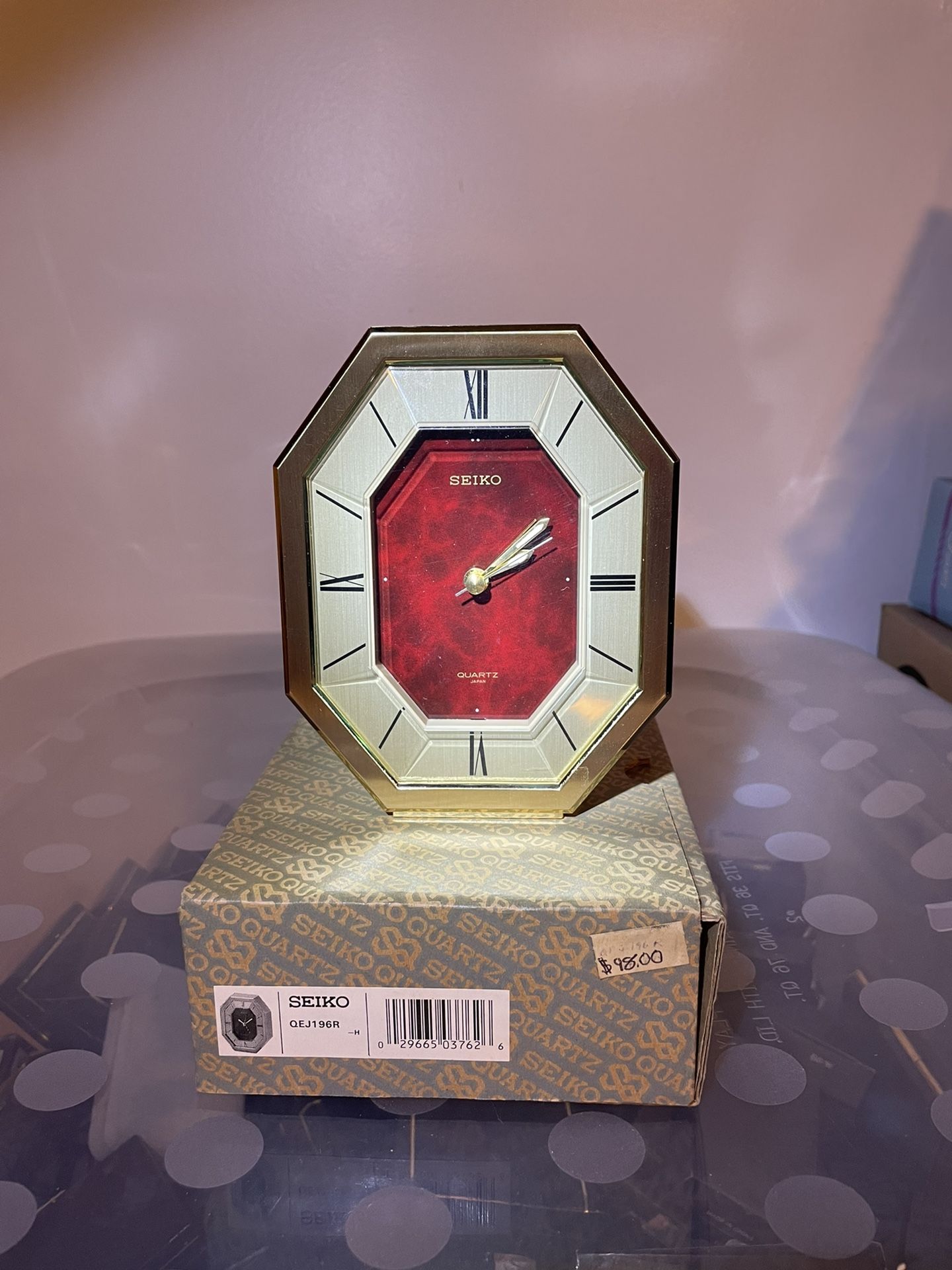 SEIKO Gold And Red Quartz Clock