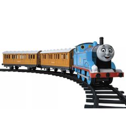 Lionel Thomas & Friends Ready-To-Play Battery-Powered RC Train Set