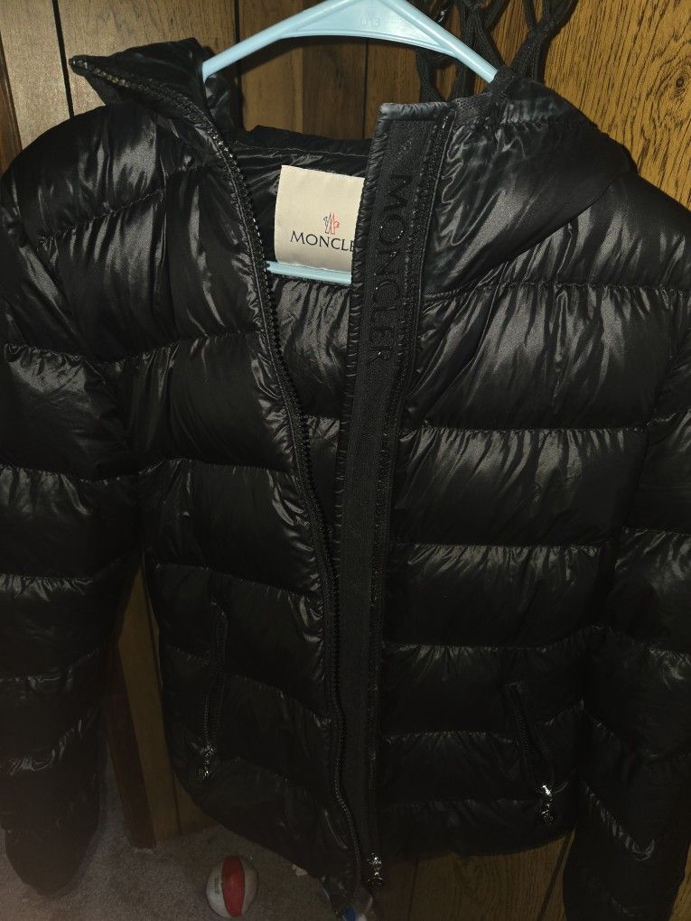 Moncler Women's Puffer Jacket Small