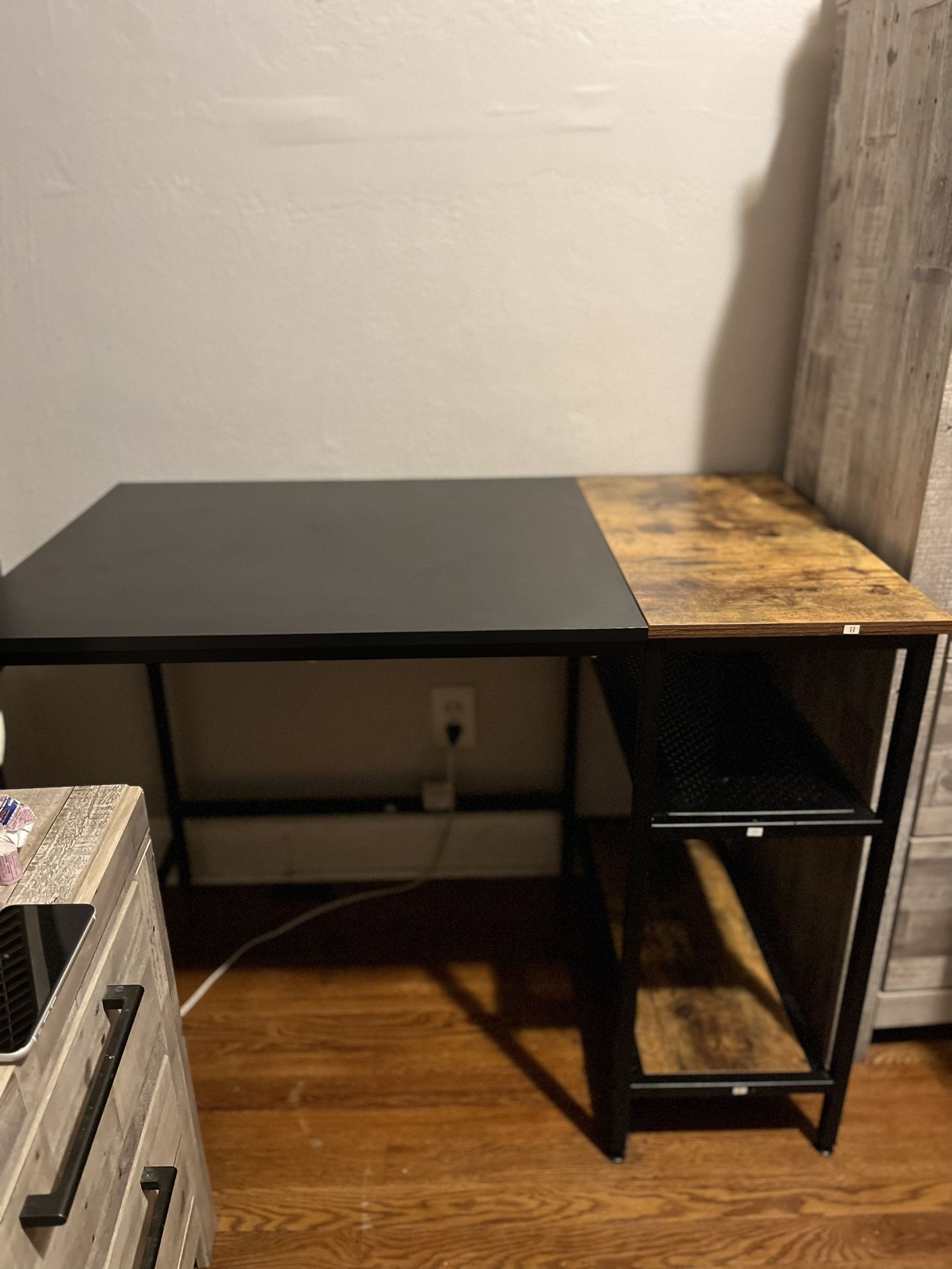 Amazon Basics computer Desk And Chair