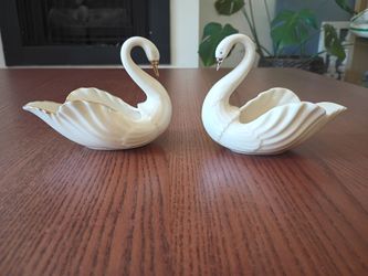 Lenox Porcelain Swan Collection - Ivory Fine China