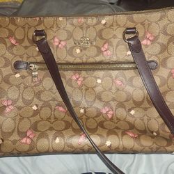 Coach Signature Gallery tote
