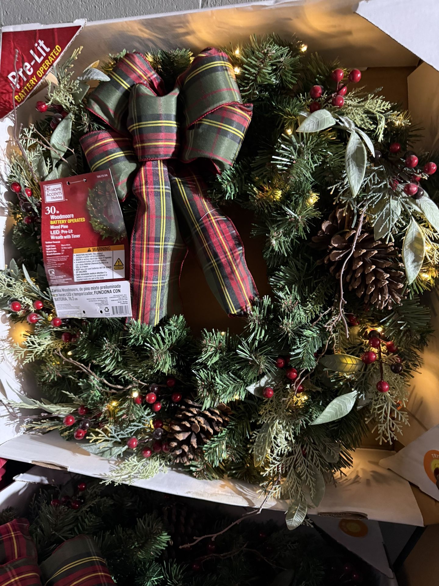 30” Christmas Wreath Pre-Lit (NEW) 2 Available