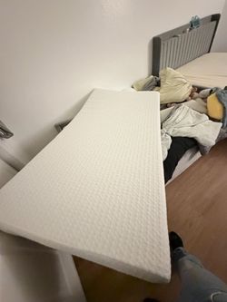 Memory foam mattress twin size  8in
