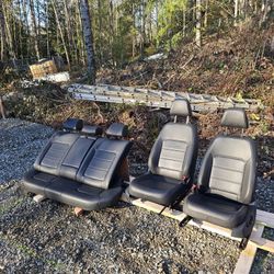 2018 Volkswagen Passat Front & Rear Leather Seats Set