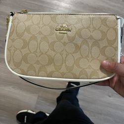 Coach Nolita 19 Signature Canvas 