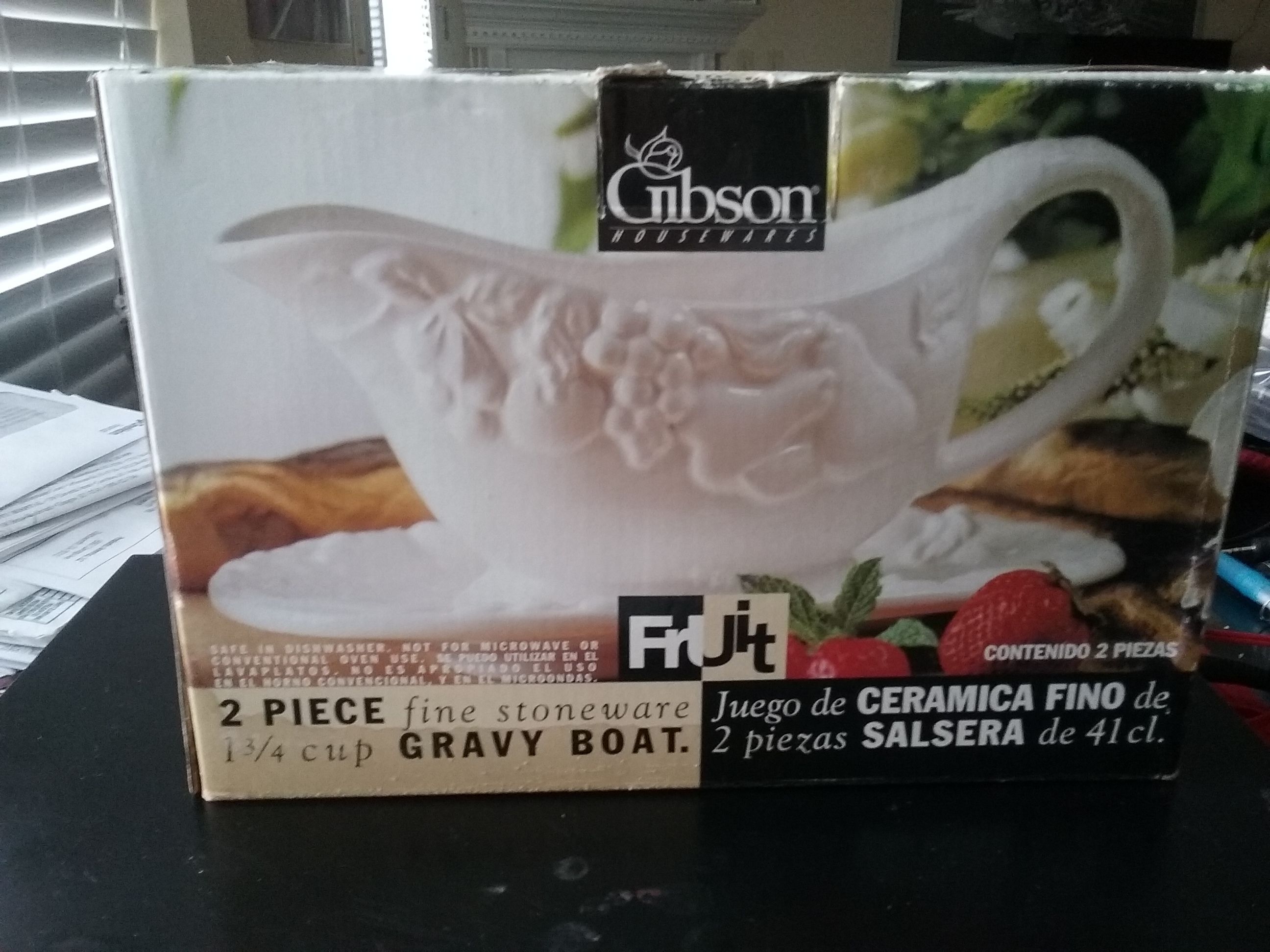 2 pieces fine stormwater gravy boat