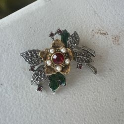 Vintage avon brooch