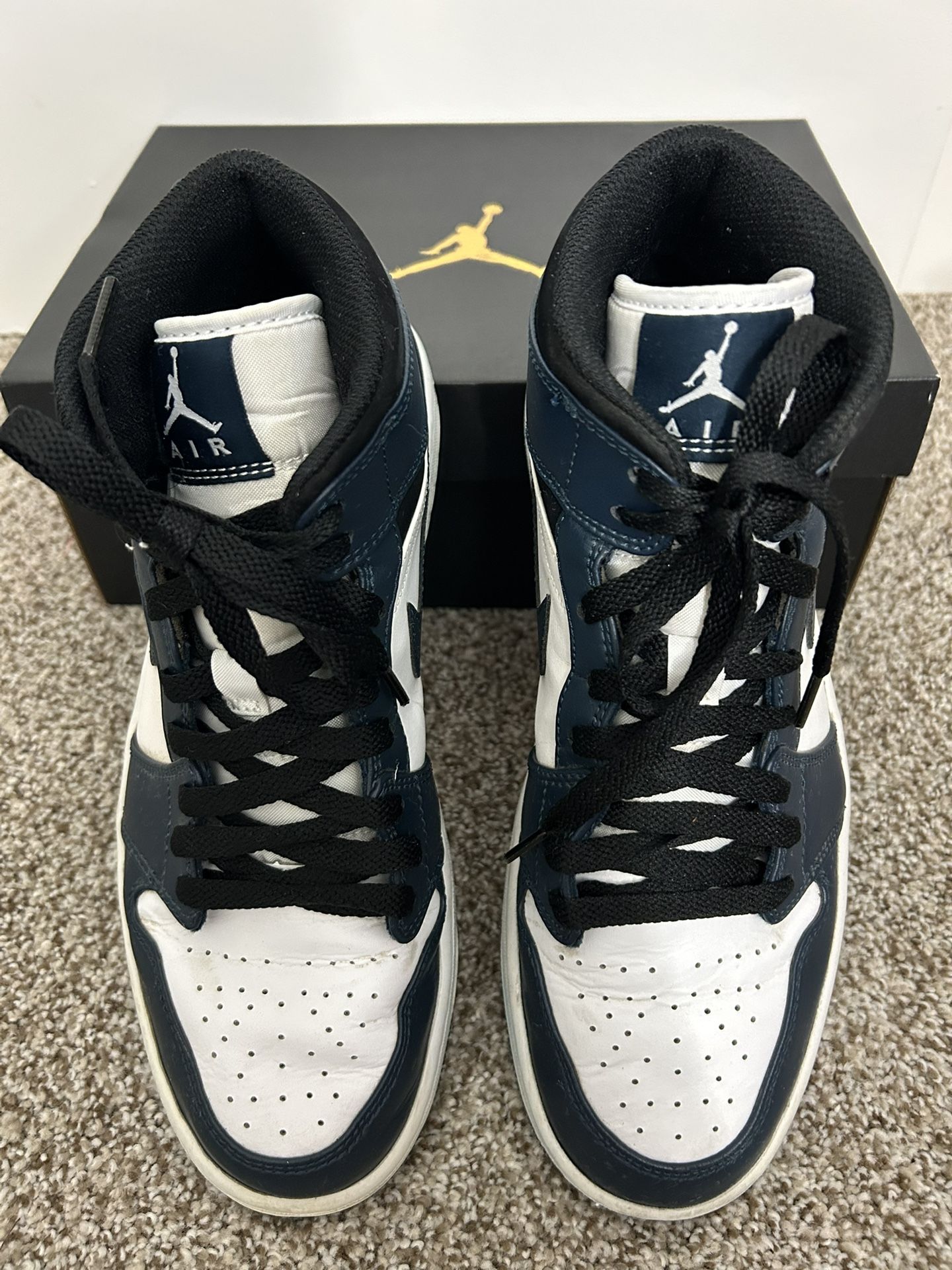 Jordan Men's Dark Blue and White Sneakers, Air Jordan 1 MID, 554724 411, size 9.5