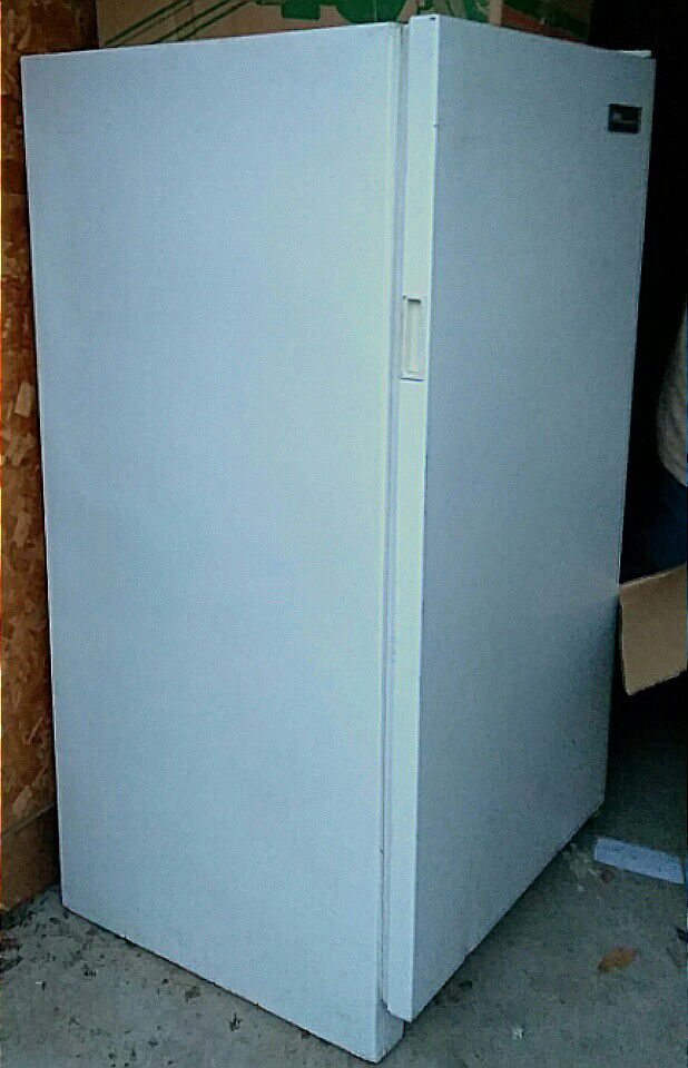 * Gibson * Heavy Duty * Upright * Commercial Freezer * Works good *