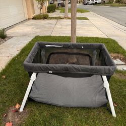 Guava Lotus Travel Crib