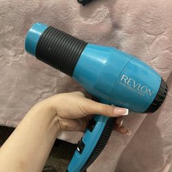 blow dryer 