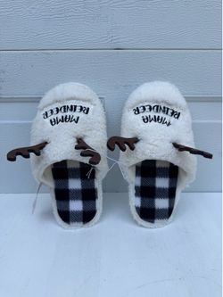 Brand-new ladies' home-use plush slippers with tags