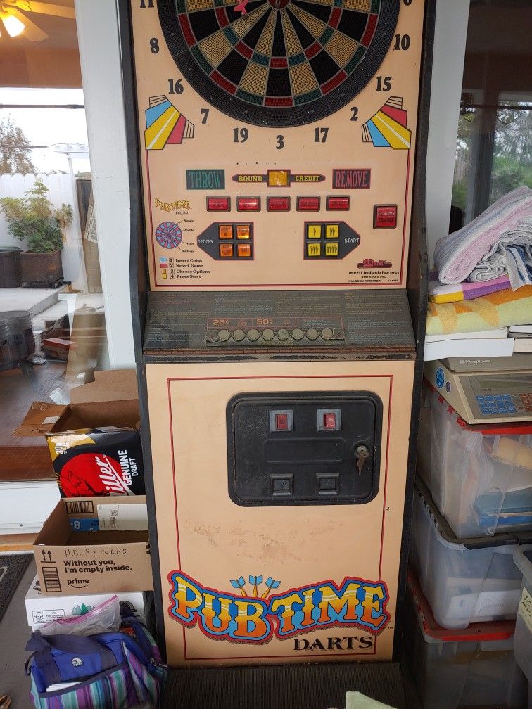 Dart Board - Commercial electronic. Great fun!!