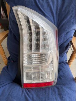 Prius tail light (right)