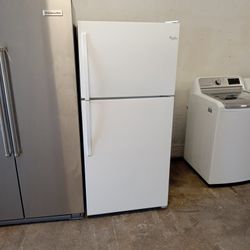 Whirlpool Frost-free Refrigerator 18 Cubic Foot Comes With Free Delivery And A 30-day Warranty
