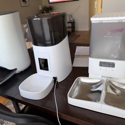 Cat/Small Dog Feeders Three Kinds 