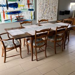 French Table with 6 chairs