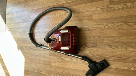 VACUUM CANISTER by FULLER BRUSH CO. with VARIABLE SUCTION SPEEDS & RETRACING CORD (Brand New)