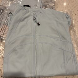 Lululemon Woman’s Set