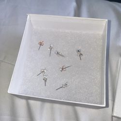 Earings  Color Silver 3parts 10$