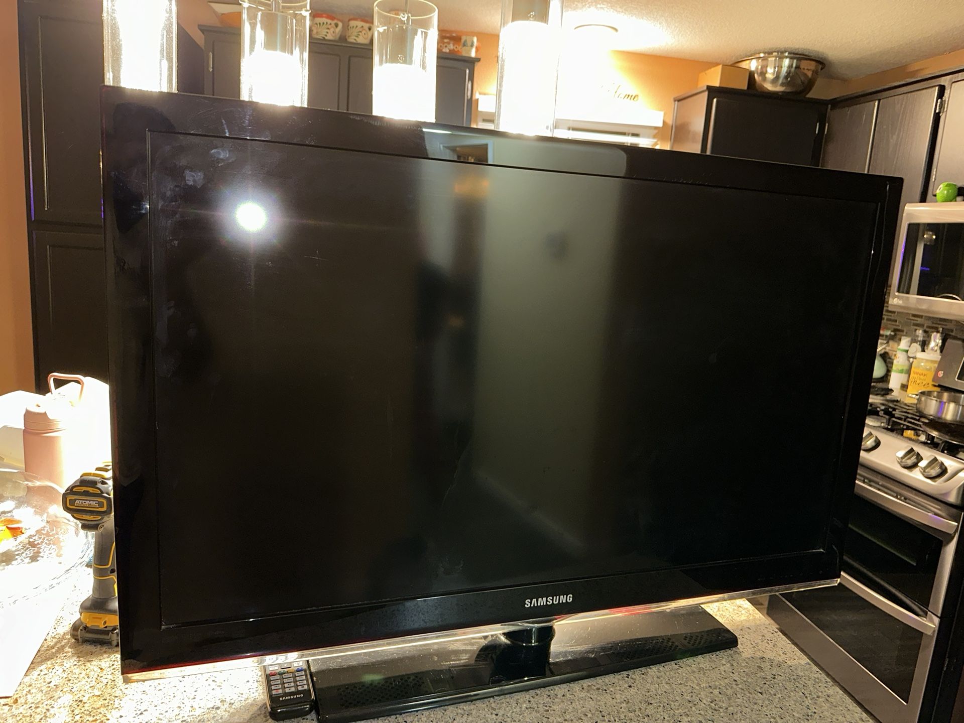 Samsung 40 inches non-smart TV