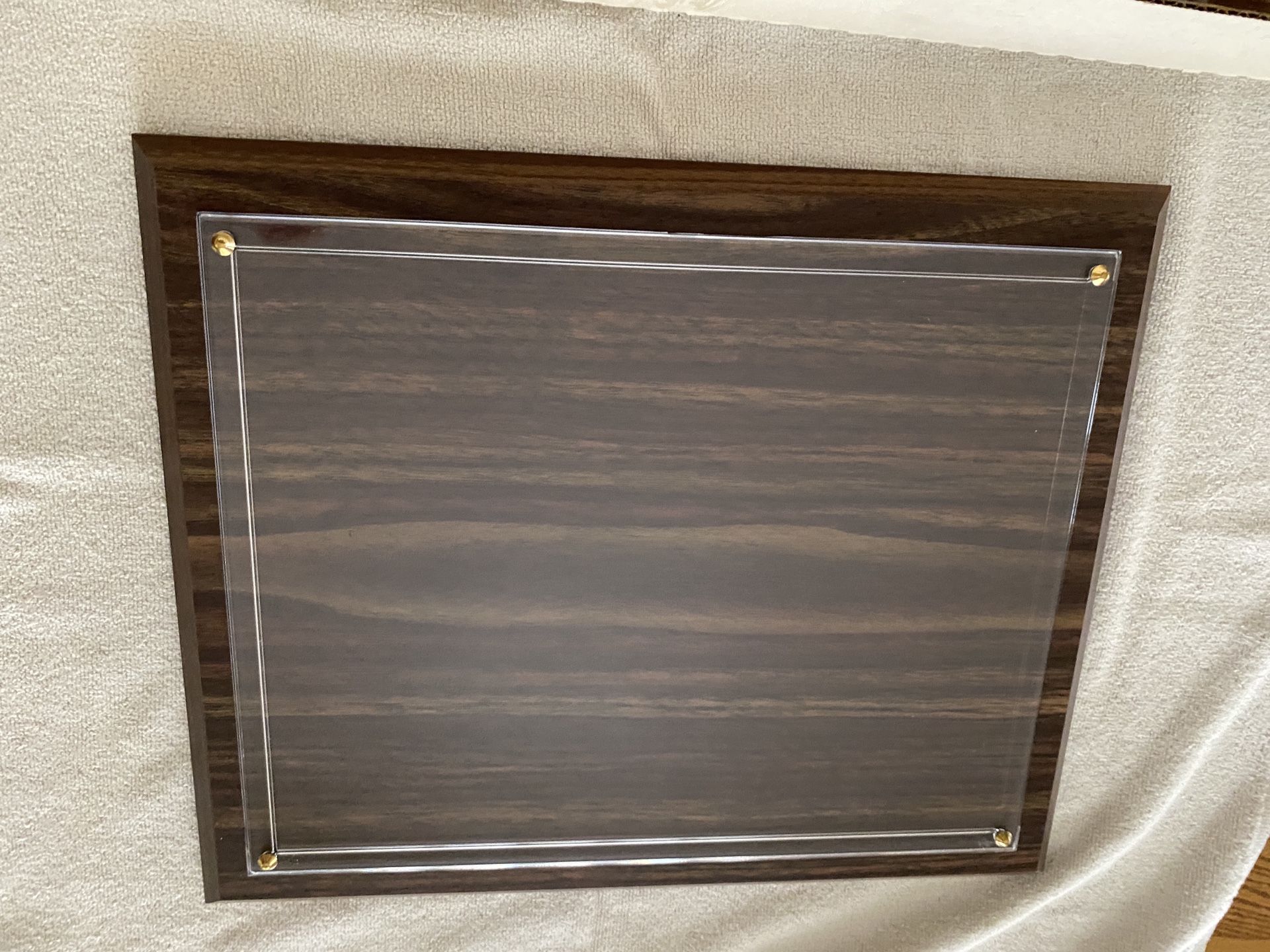 **2 WALL PLAQUES FOR CERTIFICATE DISPLAY**